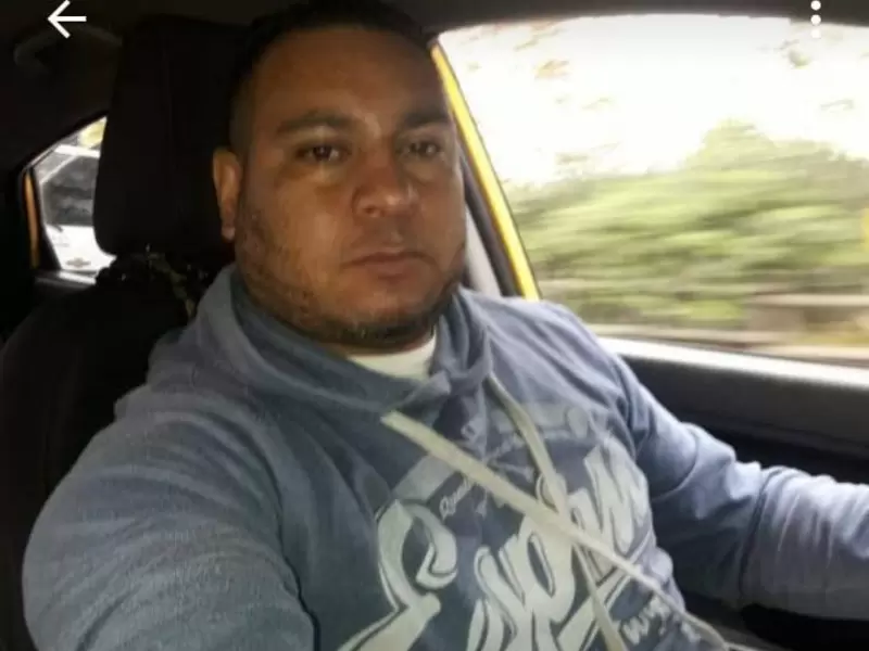 Alex Fabio Marín, taxista que devolvió $40 millones.