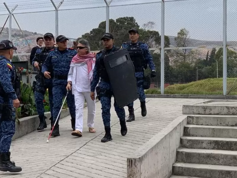 Jésus Santrich (de blanco) en la cárcel La Picota de Bogotá