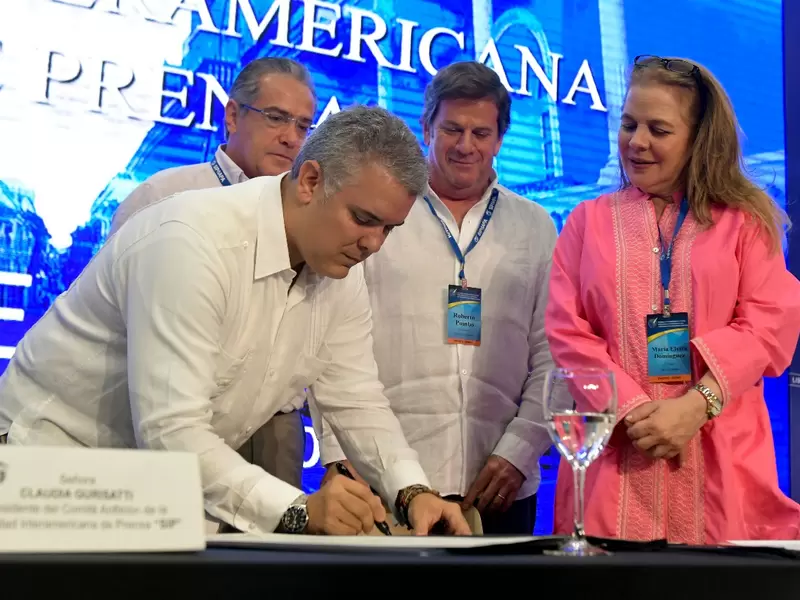 El presidente de la República, Iván Duque, firmó la declaración Chapultepec, comprometiéndose que en Colombia se defenderá la prensa libre. El anuncio se realizó durante la Reunión de Mitad de Año de la Sociedad Interamericana de Prensa que se está realizando en Cartagena