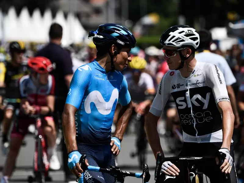 Nairo Quintana hablando con Chris Froome Nairo Quintana hablando con Chris Froome