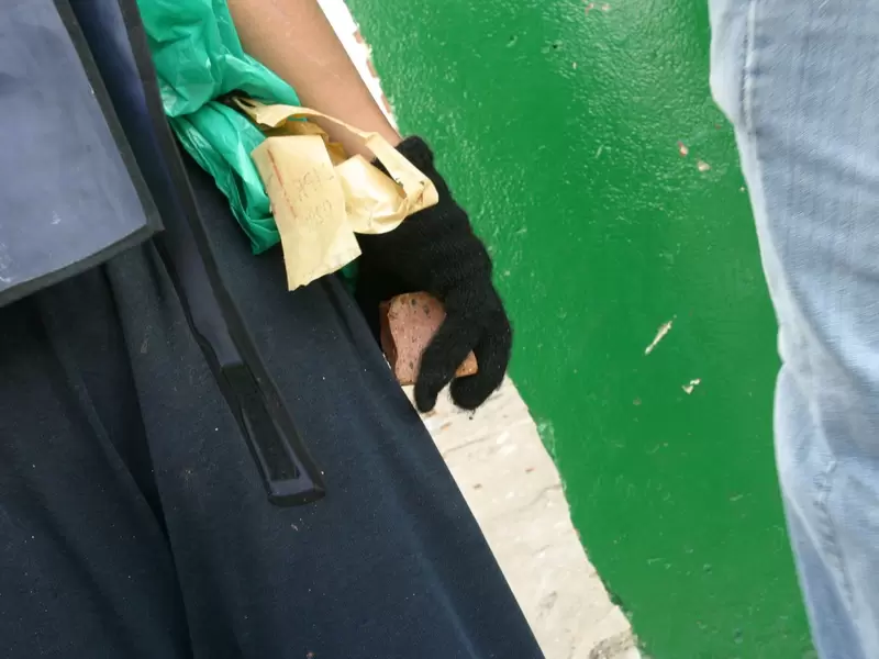 Hombre asesinó a piedra a su pareja Hombre asesinó a piedra a su pareja
