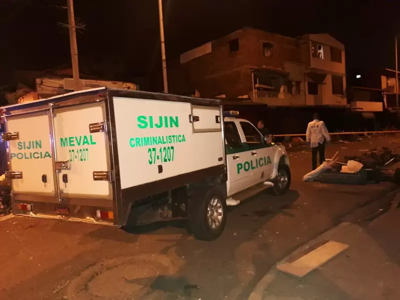 Autoridades buscan a sicarios que dispararon contra panadería en Medellín