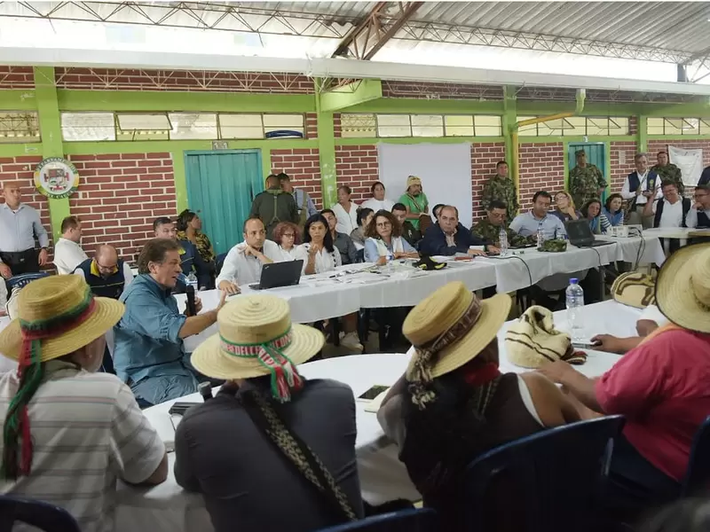 Gobierno reunido con la minga indígena en Cauca