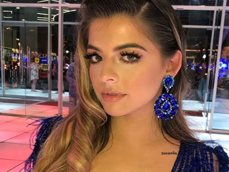 La youtuber fue criticada por asistir, aparentemente, sin ropa interior a los premios Latin Billboard Music Awards.