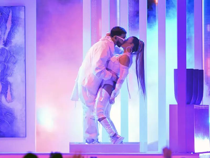 Karol G y Anuel AA en los Premios Billboard de la Música Latina 2019