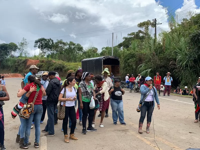 Mujeres en la Minga