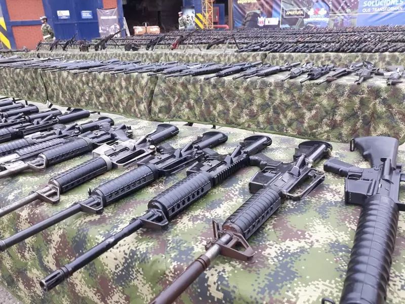 Más de 25 mil armas de fuego de grupos armados como el ELN fueron fundidas en Boyacá