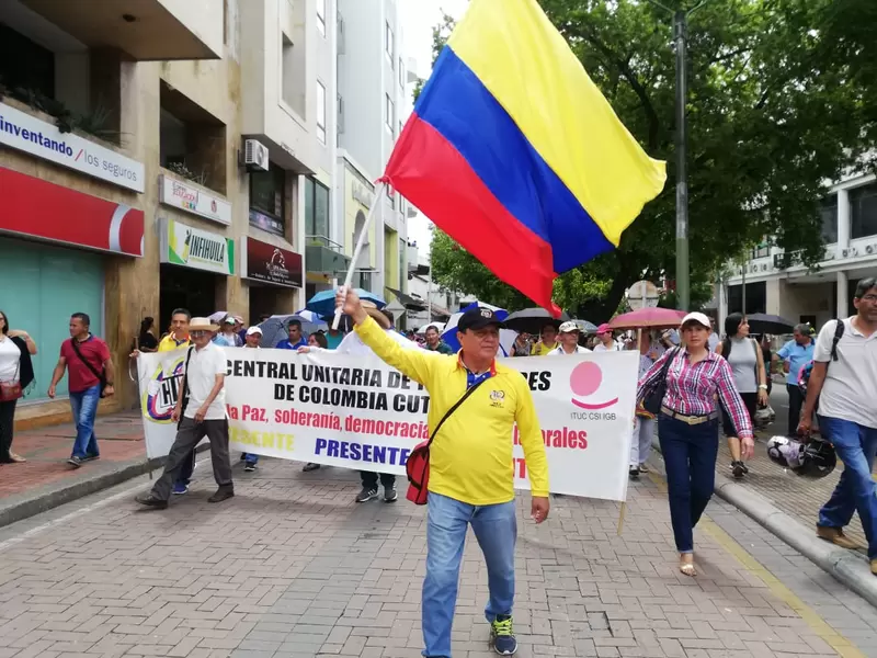 Trabajadores sindicalizados y educadores marcharon en la ciudad de Neiva