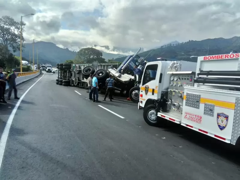 Accidente en puente Helicoidal Calarcá