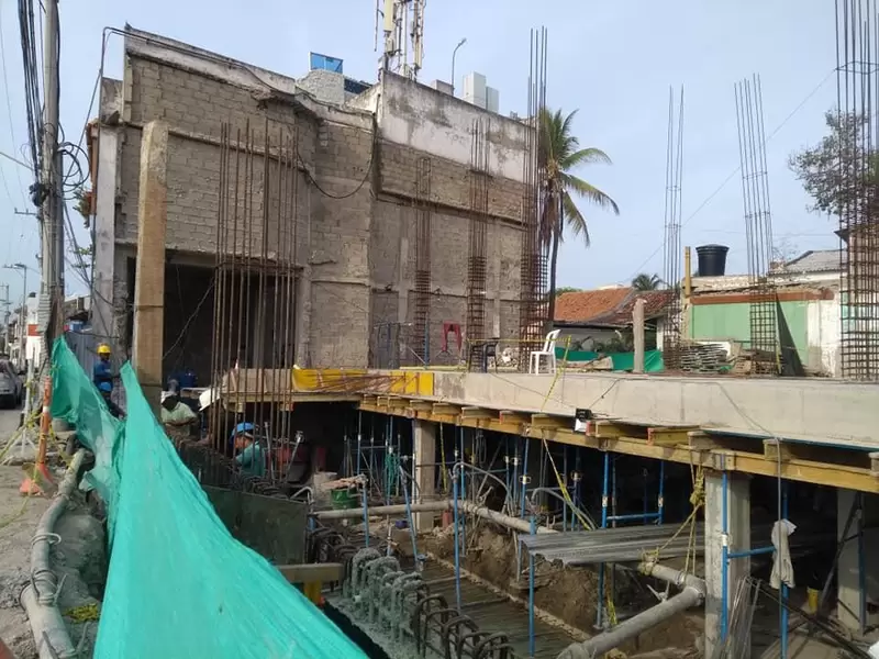 Denuncian presunta obra ilegal que estaría afectando las murallas de Cartagena En la construcción se está adelantando un sótano que estaría afectando las bases del cordón amurallado.