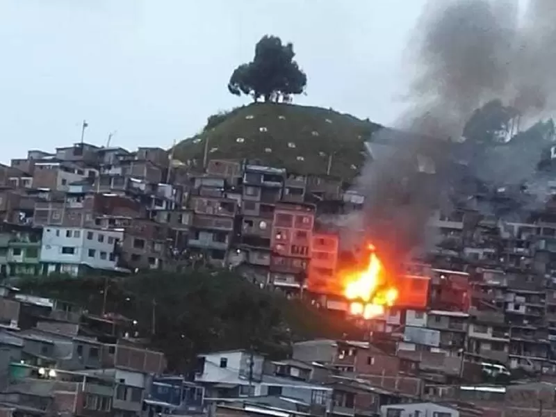 Incendio en el barrio Persia de Manizales Incendio en el barrio Persia de Manizales