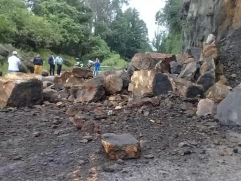 Así quedó la vía Vélez - Landázuri, luego del fuerte aguacero. Además se presentaron otras emergencias en este municipio santandereano.