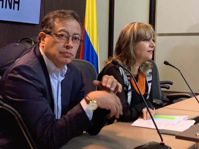 Gustavo Petro y Ángela María Robledo