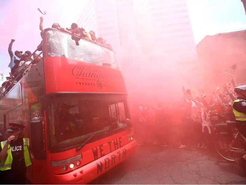Celebración en del campeonato de la NBA, en Canadá.