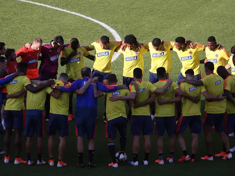 Queiroz reunió a todos los jugadores en su ya acostumbrado "ritual" con Colombia.