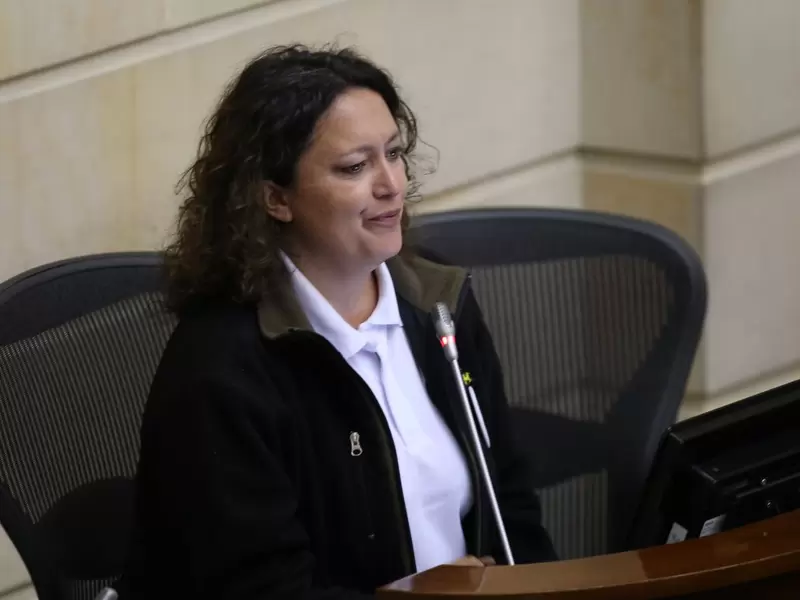 La senadora Angélica Lozano Correa.