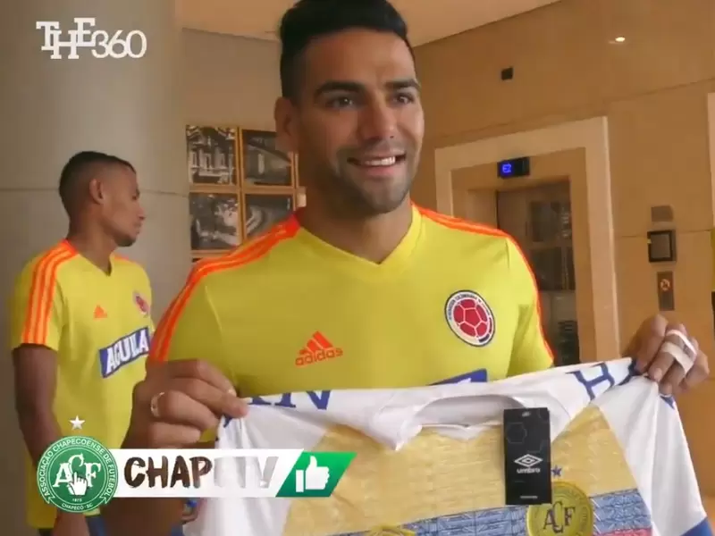 Falcao con la camiseta de Chapecoense