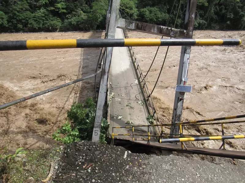 Puente colapsado en Orito, Putumayo. Puente colapsado en Orito, Putumayo.