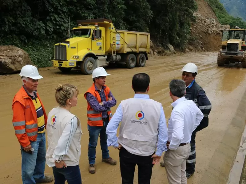 Contraloría visitó vía al Llano