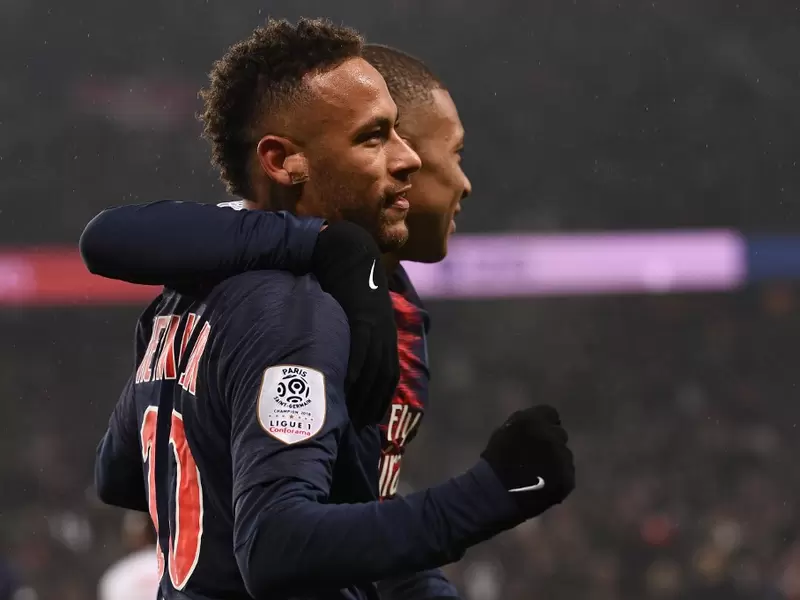 Neymar con la camiseta del PSG