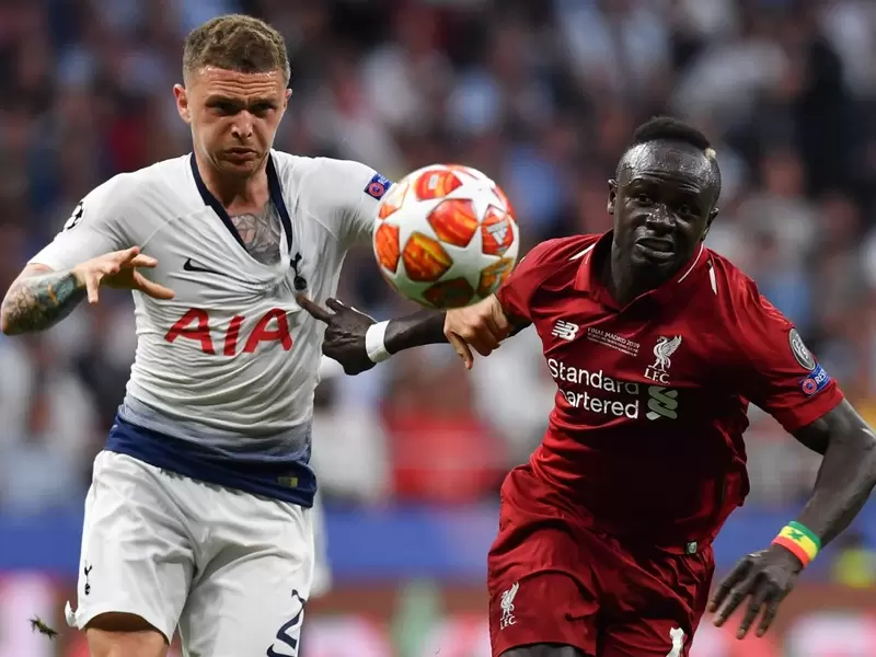 Kieran Trippier y Sadio Mané en la Champions (2019)