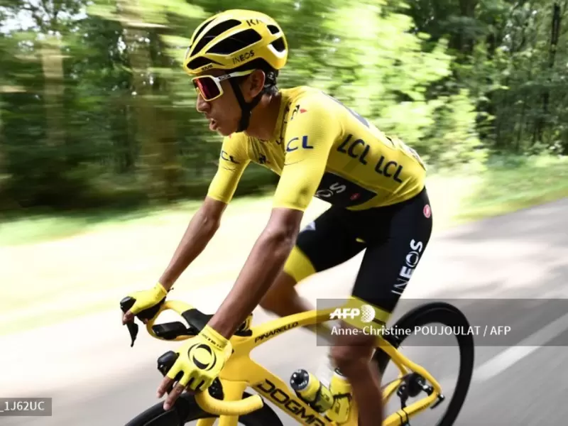 Tour de Francia - Egan Bernal, paseo por Los Campos Elíseos