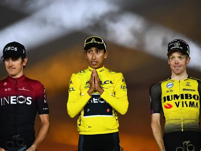 Egan Bernal en el podio del Tour de Francia Egan Bernal en el podio del Tour de Francia