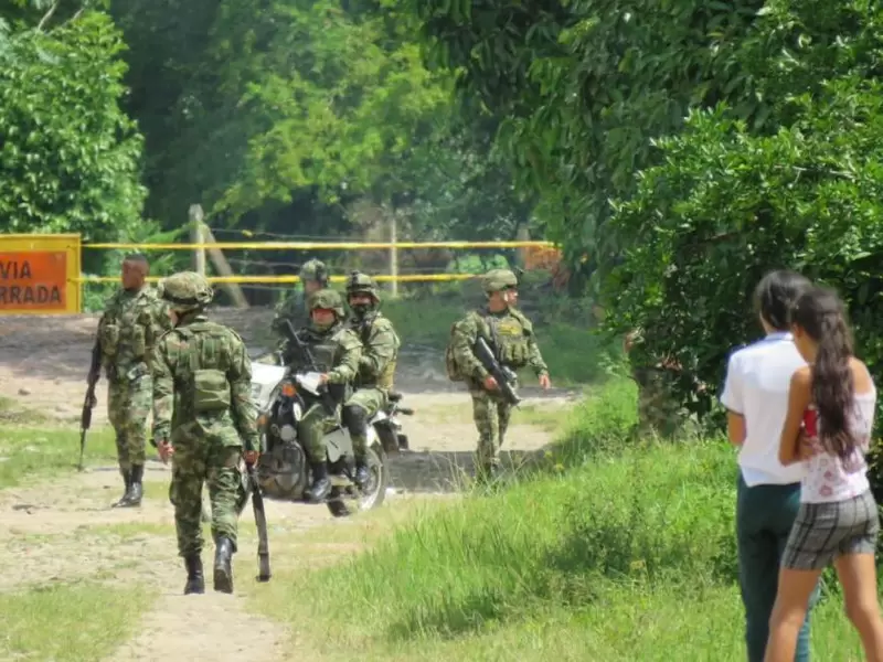 Ataque con Ejército Ataque con Ejército