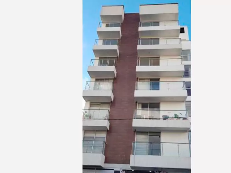 El edificio en riesgo de colapso en Manizales. El edificio en riesgo de colapso en Manizales.