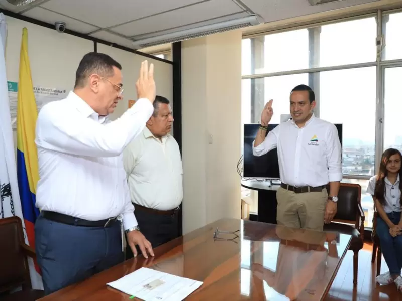 El exsenador Mauricio Aguilar presentó su candidatura en Santander.