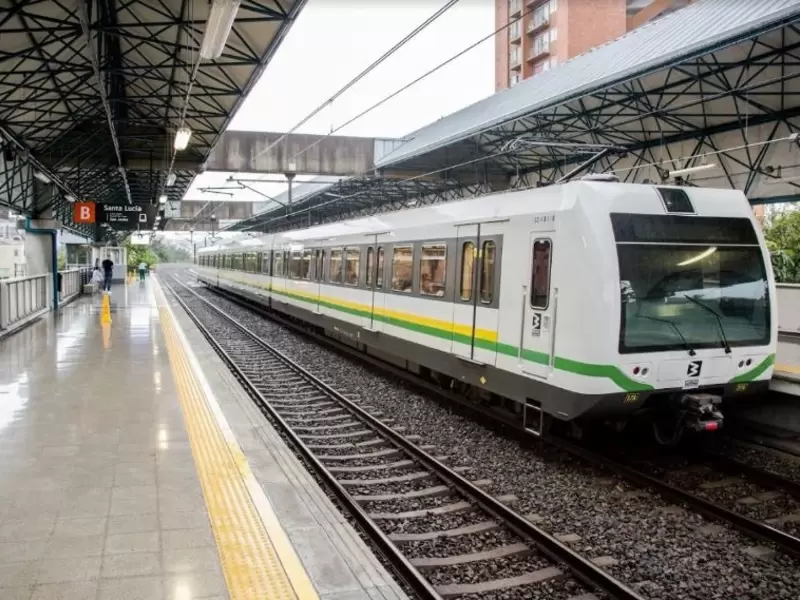 Mujer graba video en el metro de Medellín para denunciar a acosador | RCN Radio Mujer graba video en el metro de Medellín para denunciar a acosador | RCN Radio