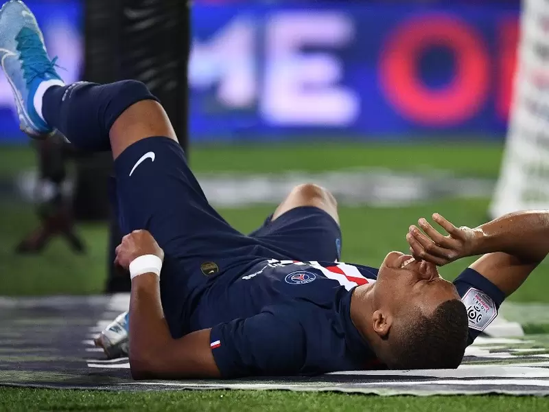 Mbappé lesionado