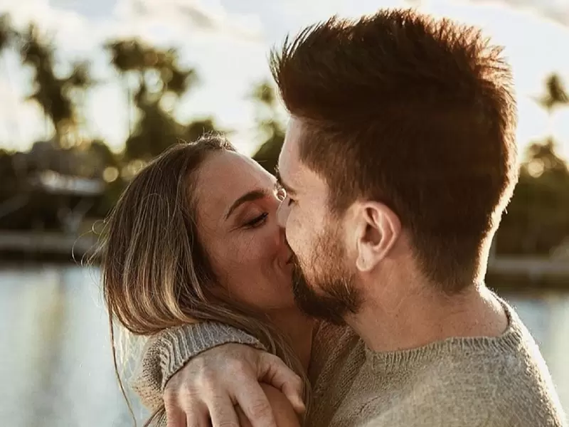 Karen Martínez y Juanes Karen Martínez y Juanes