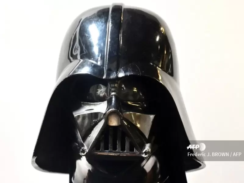 Subastan casco de Darth Vader