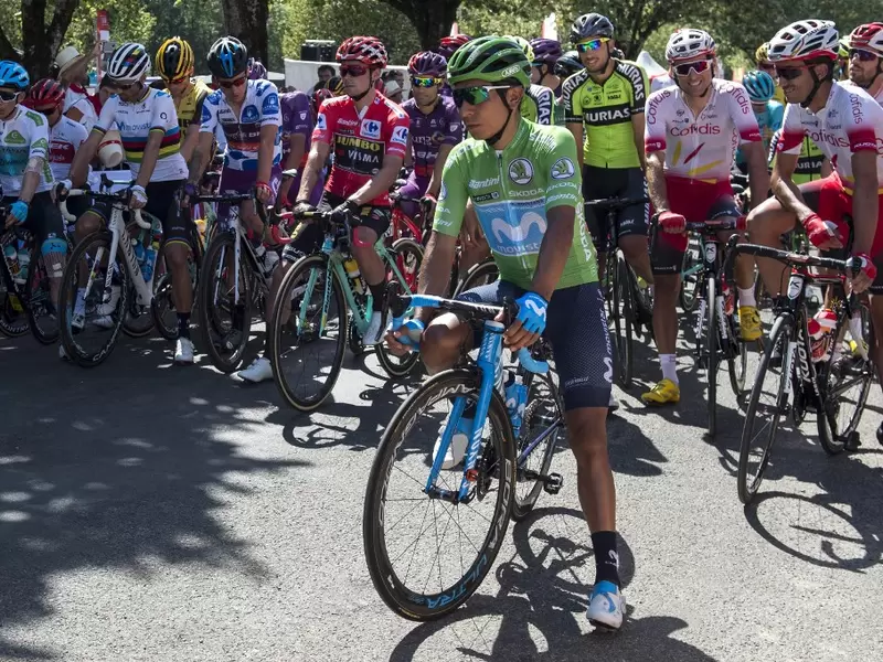 Nairo Quintana y más ciclistas en la Vuelta a España Nairo Quintana y más ciclistas en la Vuelta a España