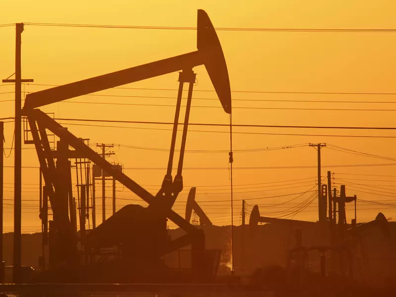 Fracking para extraer hidrocarburos.