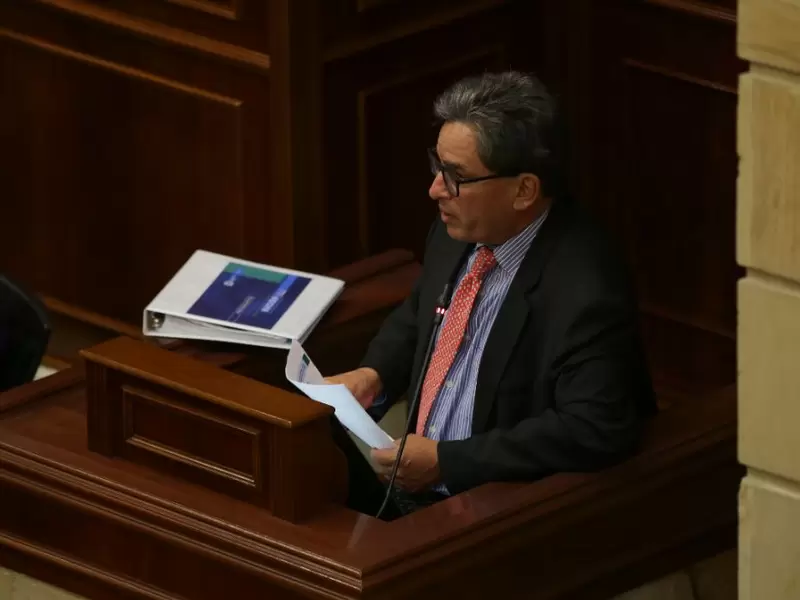 Ministro de Hacienda, Alberto Carrasquilla, durante debate en Comsiones Económicas del Congreso.