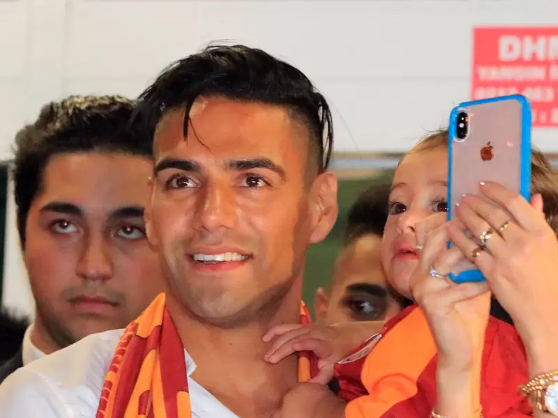 Falcao, Galatasaray, Presentación