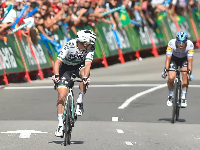 Sam Bennett ganó la etapa 14 de la Vuelta a España Sam Bennett ganó la etapa 14 de la Vuelta a España