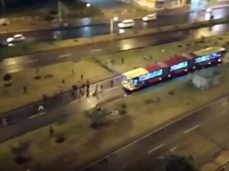 BLOQUEOS POR PARO DE TRANSPORTADORES BLOQUEOS POR PARO DE TRANSPORTADORES