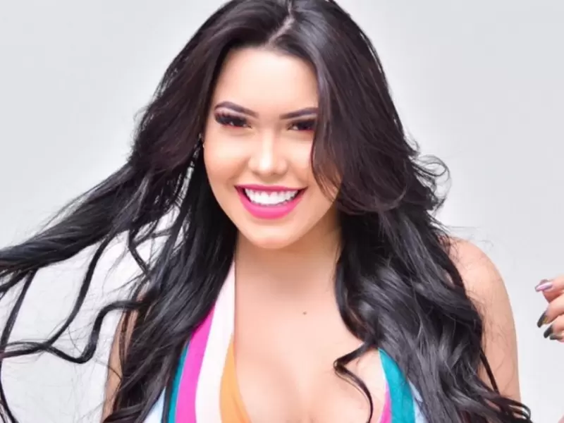 “Porque él ya me besó me probó y le gustó. Y por mi supo lo que es hacer el amor. Lo que no se cuida se llora. Entonces llore y llore señora”, dice la canción ‘Ya es mío’ de Ana del Castillo.