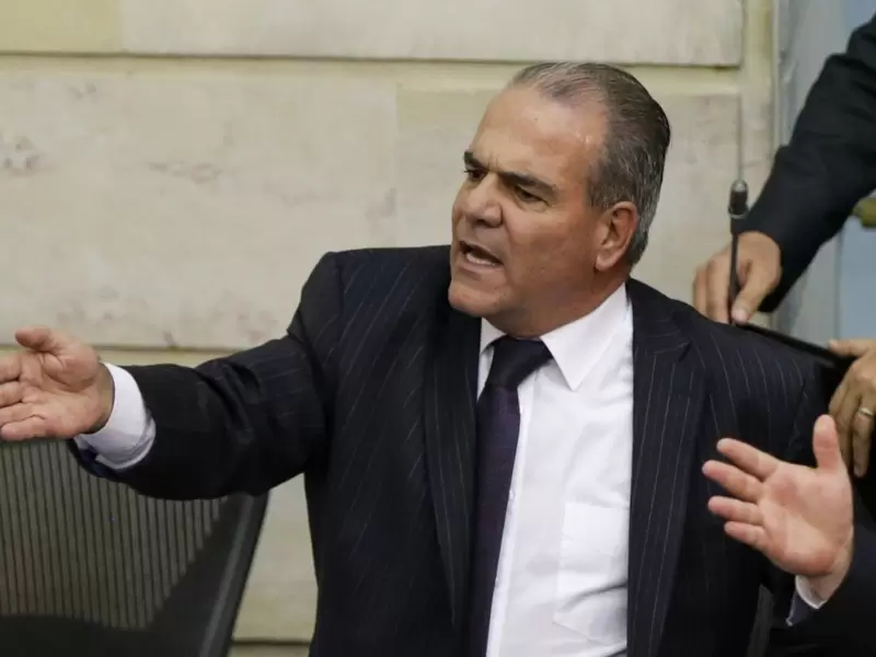 El senador Carlos Felipe Mejía.