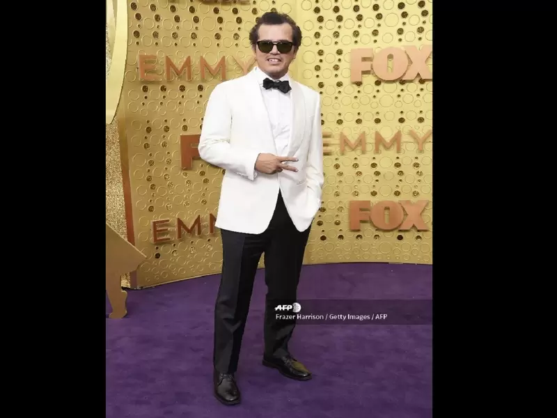 John Leguizamo en los premios Emmy