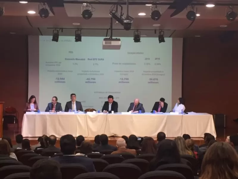 La comisión Séptima del Senado analiza la actualidad del sistema de salud.