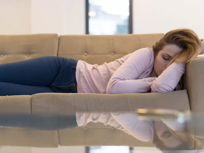 Una mujer durmiendo - Sueño - Apnea del sueño