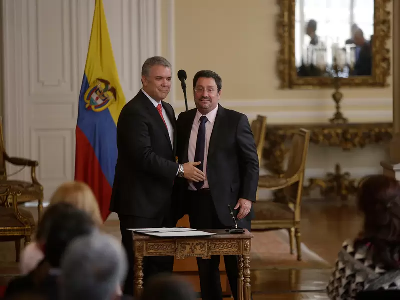 El presidente Iván Duque y Francisco Santos, embajador de Colombia en Estados Unidos, el 6 de septiembre de 2018 en Bogotá