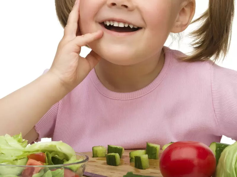 Niños - Niña - Nutrición - Alimentos - Vegetales