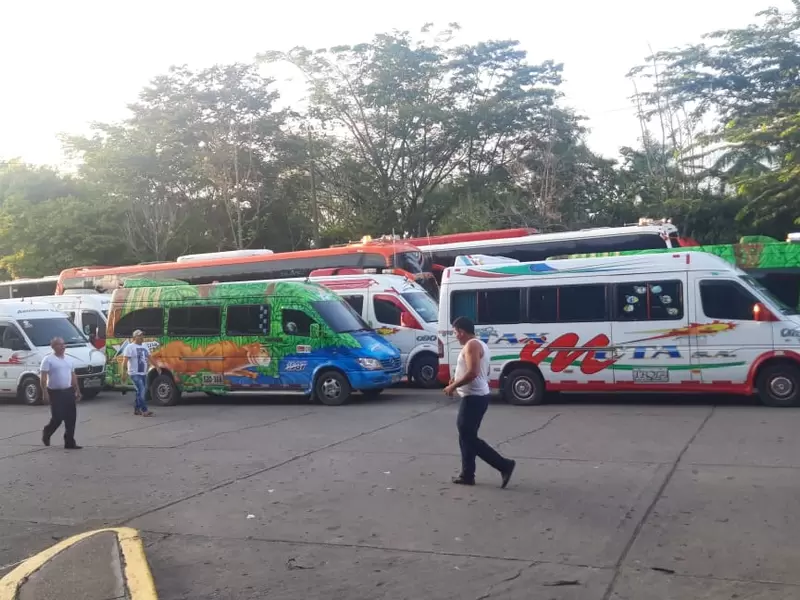 Vans vía al Llano
