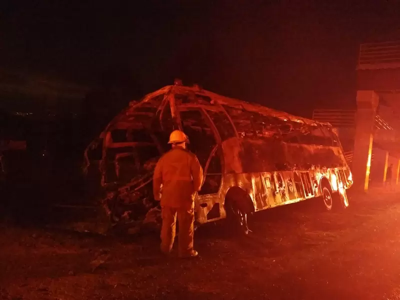 Bus incinerado en jurisdicción de Soacha (Cundinamarca)
