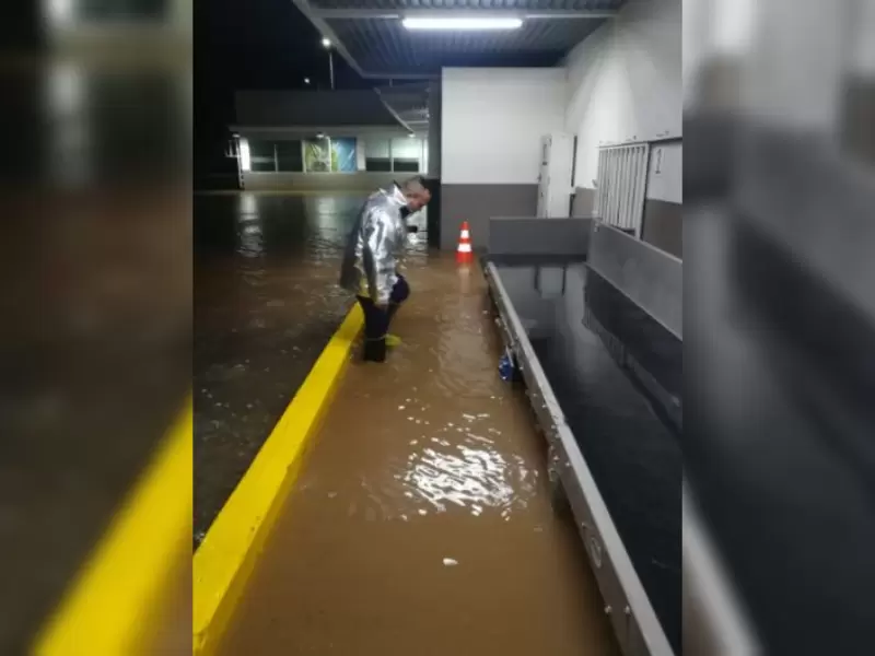 Aeropuerto de Valledupar inundado Aeropuerto de Valledupar inundado